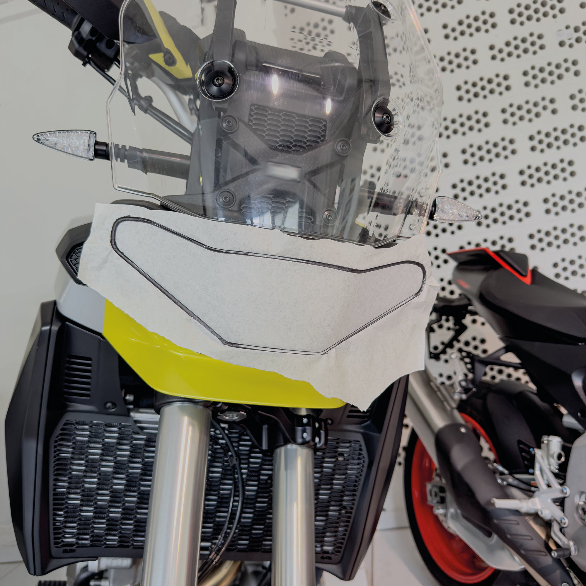 Scheinwerfer Schutzfolie für Aprilia Tuareg 660 Steinschlagschutz Transparent